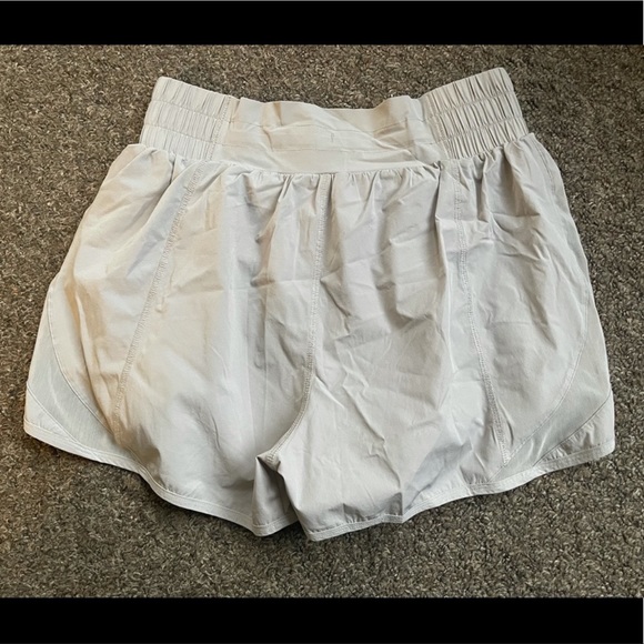 Balance Breeze Shorts - Picture 3 of 3